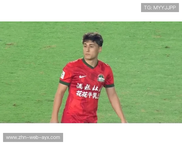 山东泰山阿卜杜肉苏力远射破门,全场欢呼:激情再现绿茵场