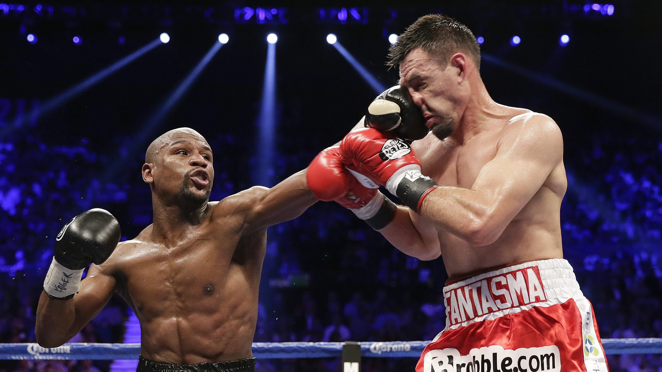 “武汉马拉松赛道上,谁将成就新的传奇?”